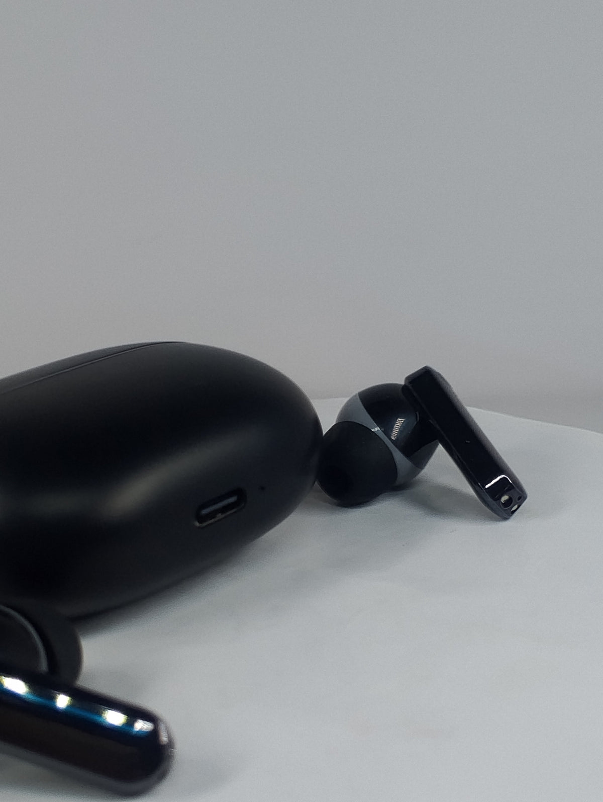 Premium U60 Wireless Bluetooth Earbuds with Charging Case – HD Stereo Sound | Touch Control | Black